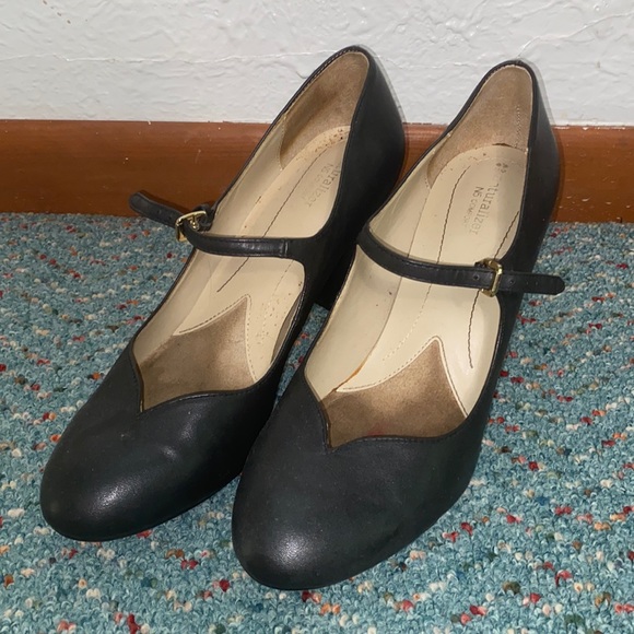 Naturalizer Heels - Picture 1 of 5